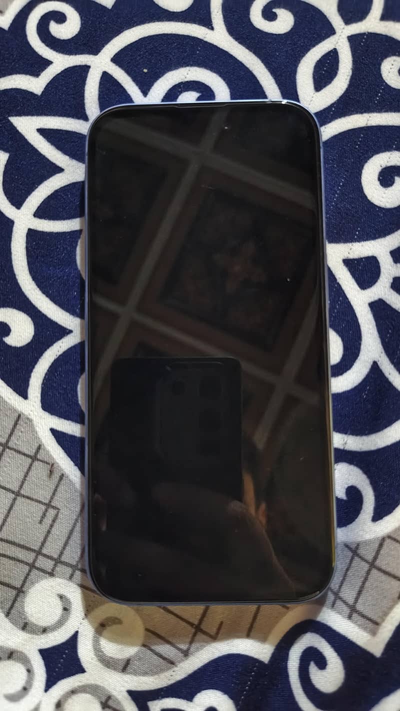 Apple iPhone 16 10