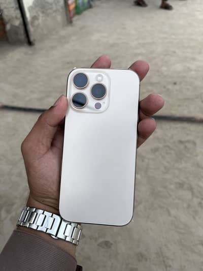Apple iPhone 16 Pro