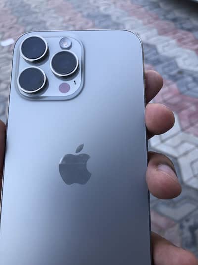 Apple iPhone 16 Pro Max