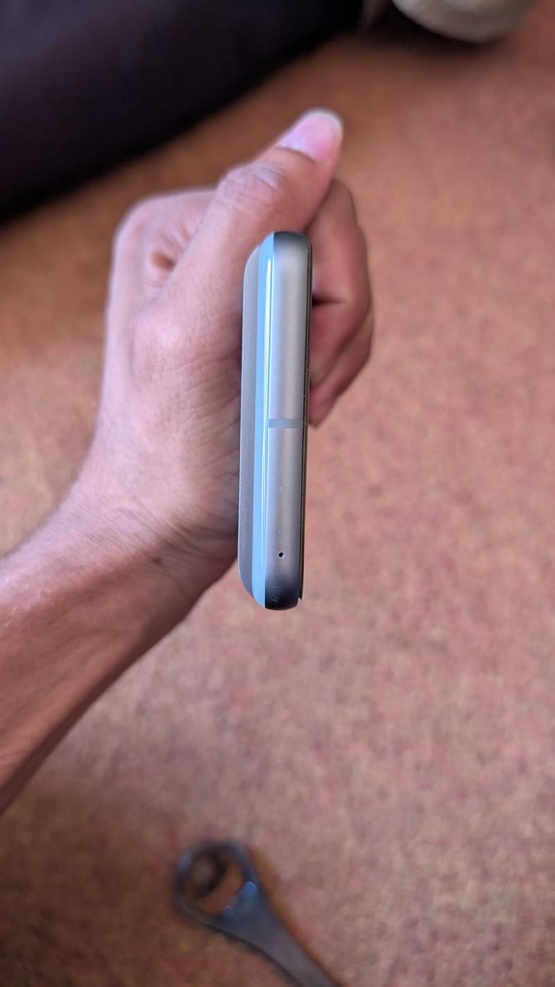 Google Pixel 8 4