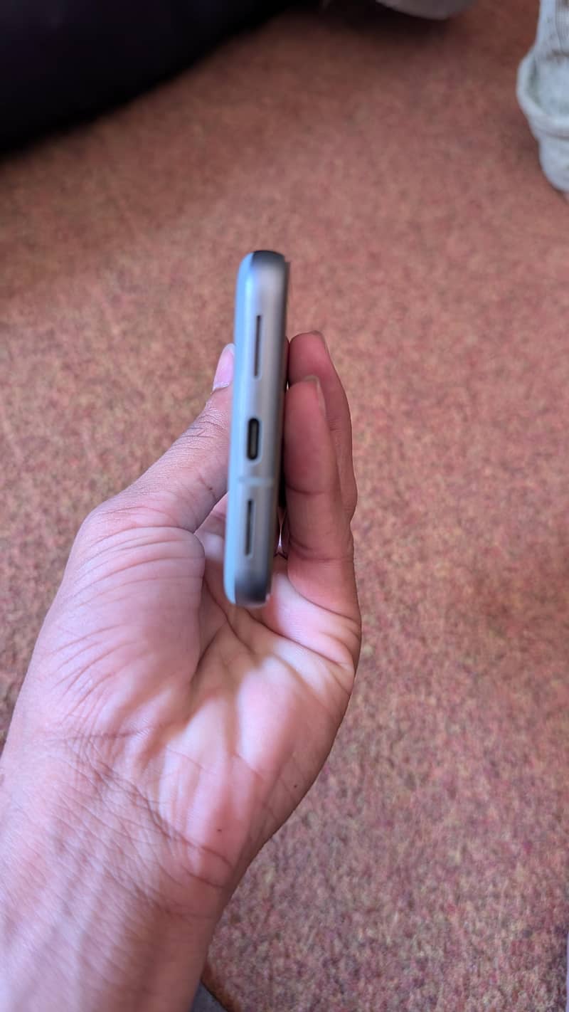 Google Pixel 8 6