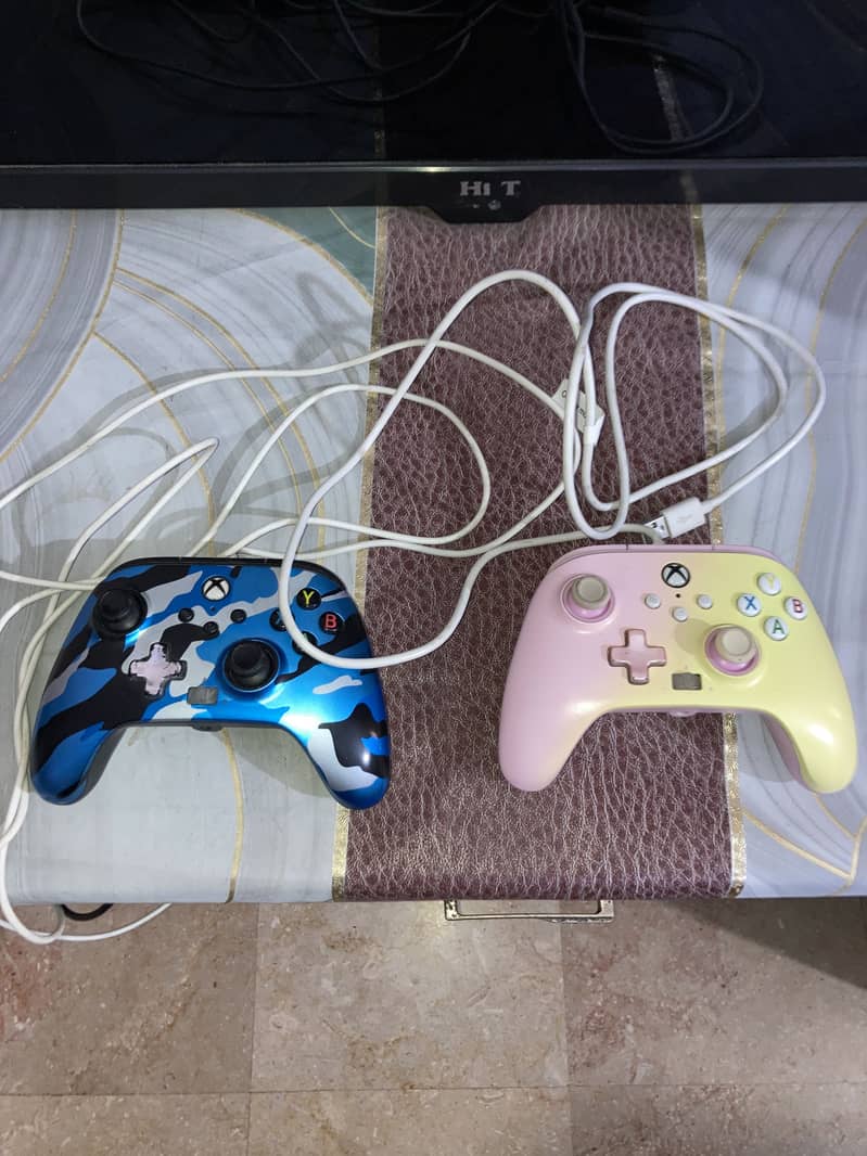 Xbox one 2 wired controller 0