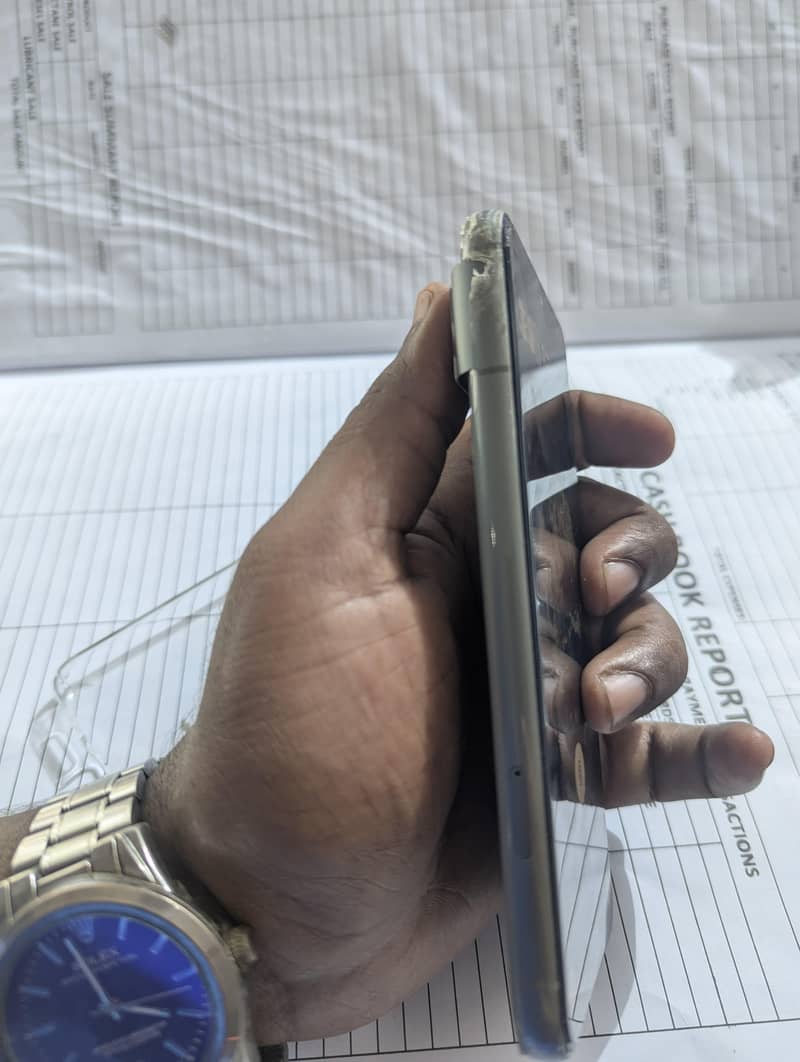 GOOGLE PIXEL 8 17