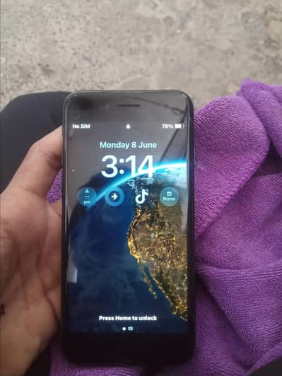Apple iPhone SE