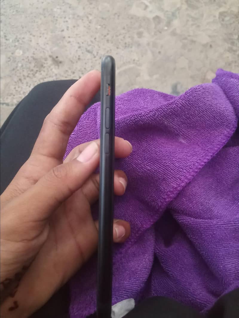 Apple iPhone SE 3