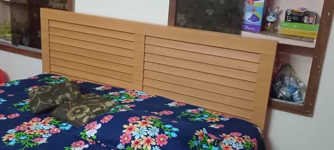 famica bed 6×6 queen bed condition 10 out of 10