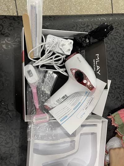 Laser hair removal machine