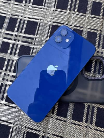 Apple iPhone 12