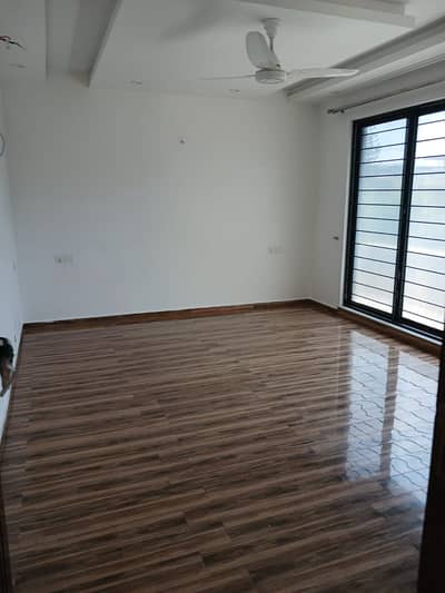 1 kanal modern design upper portion available for rent in DHA phase 3