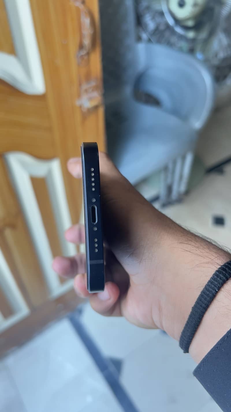Apple iPhone 12 2