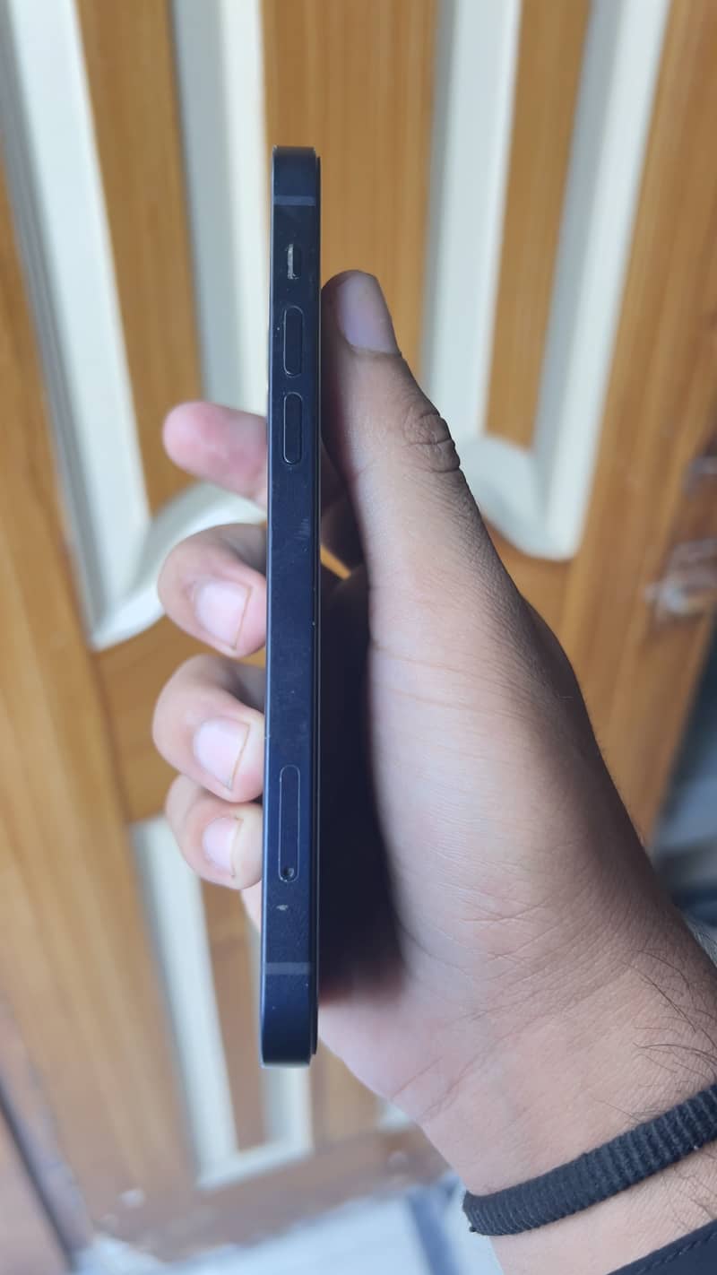 Apple iPhone 12 3