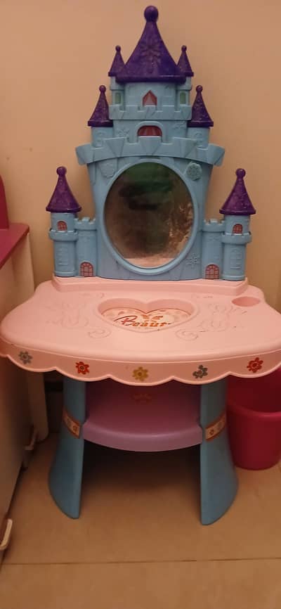 girls dressing table toy
