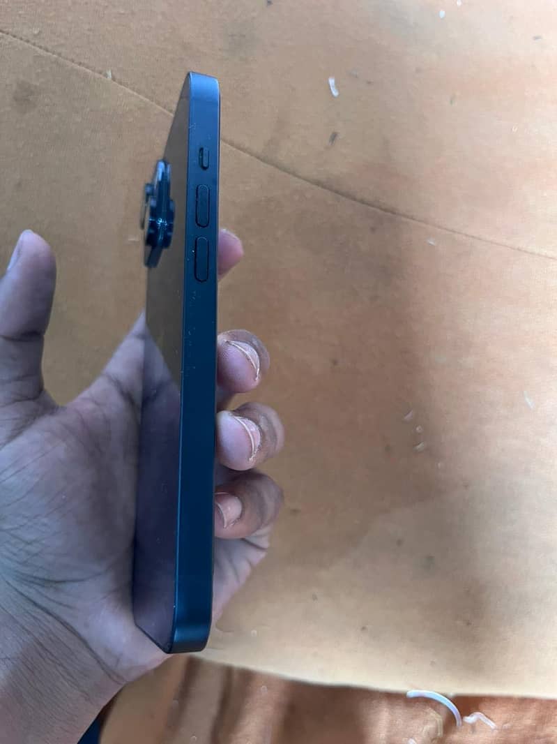 Apple iPhone 14 2