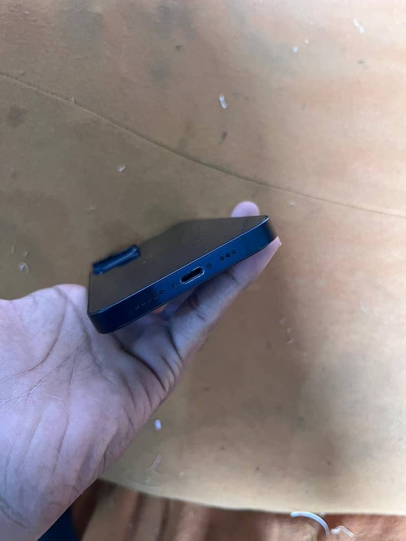 Apple iPhone 14 4