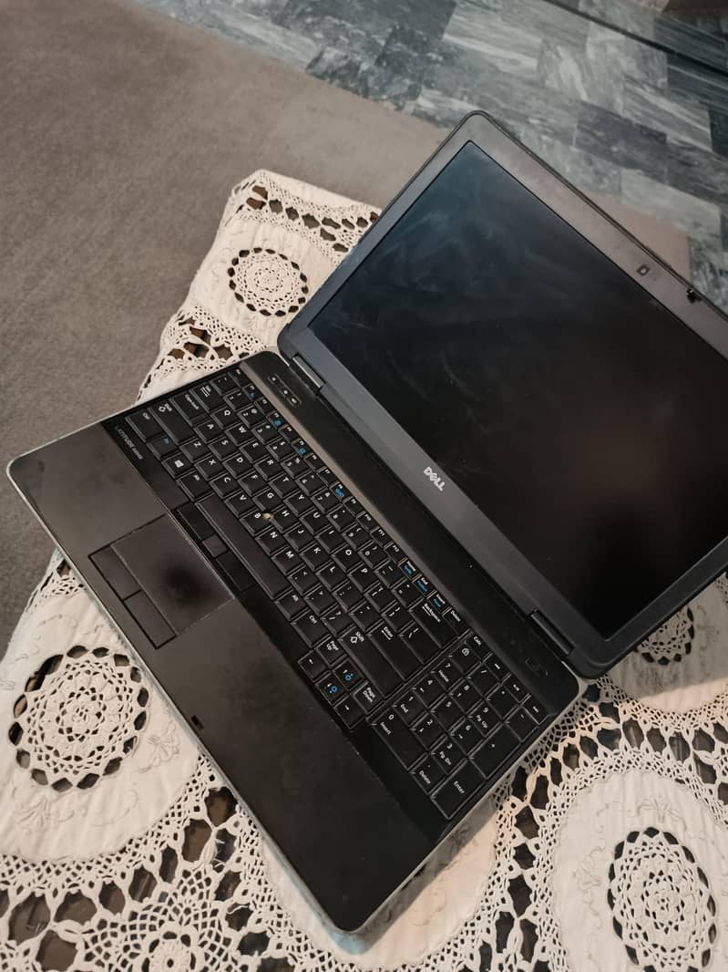 Dell latitude E6540 5