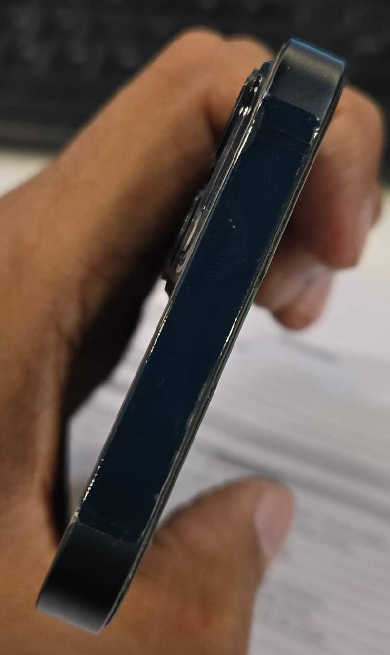 Apple iPhone 13 1