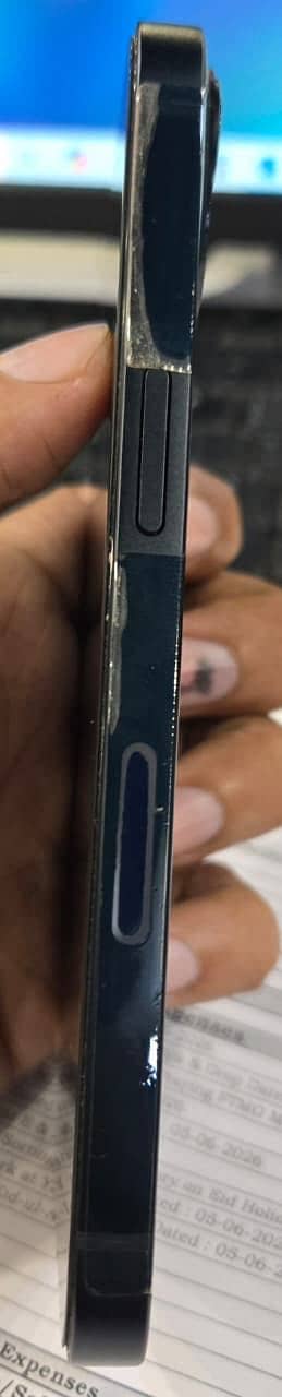 Apple iPhone 13 4