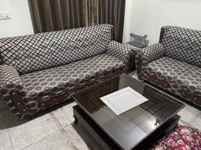6 seater sofa set and table