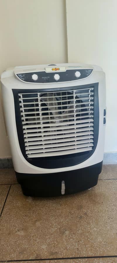 URGENT SALE ROOM COOLER JUST 3 TO 4 MONTH USE