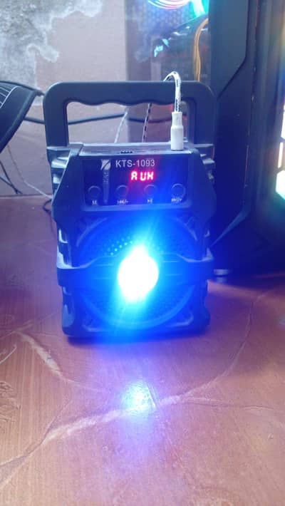 speaker with AUX cable 3 mods