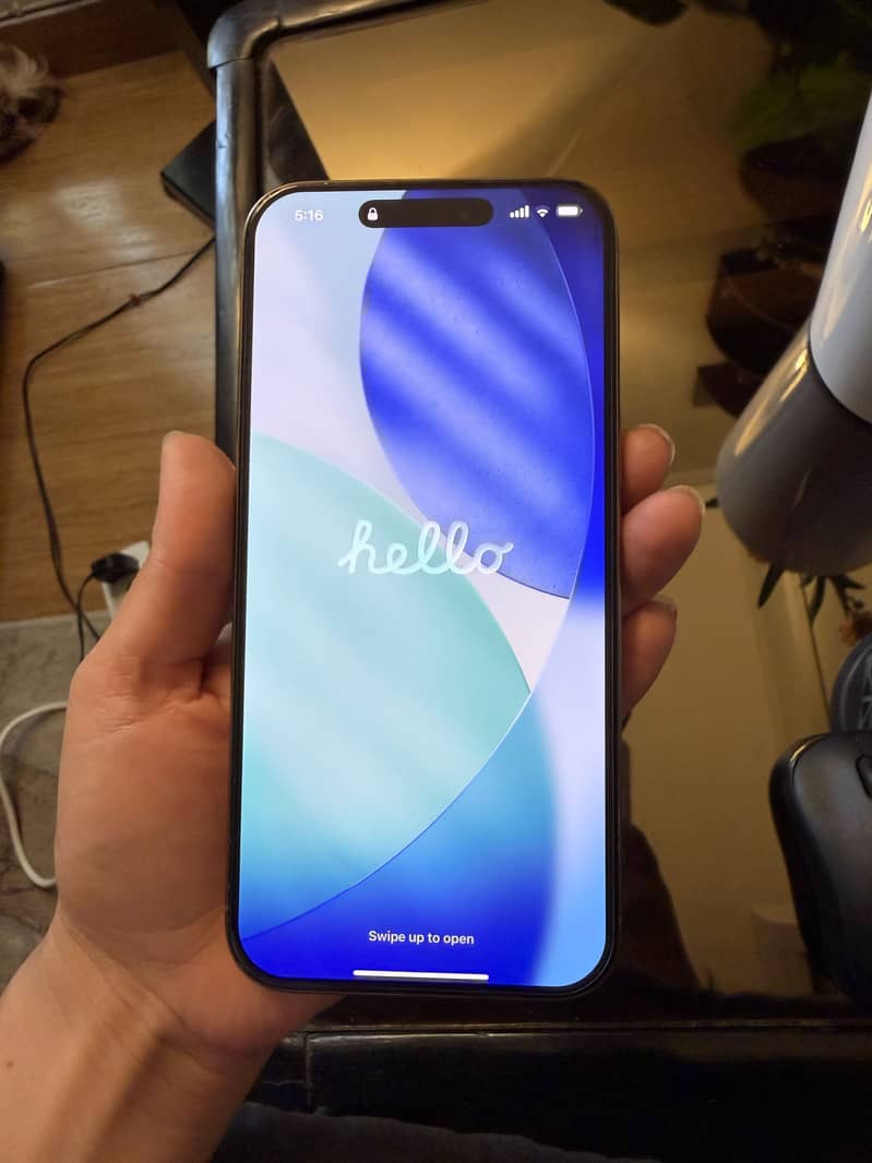 Iphone 16 pro max 4