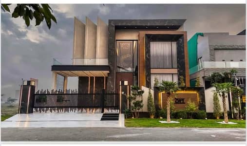 100% ORIGNAL KANAL EYE CATCHING SUPERB LUXURY BUNGALOW FOR SALE ON TOP LOCATION