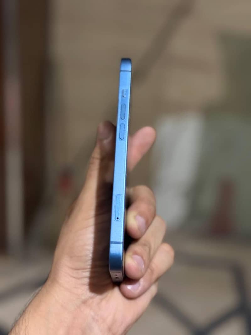 Apple iPhone 13 3