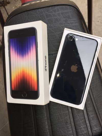 Apple iPhone SE 3rd (generation) with box