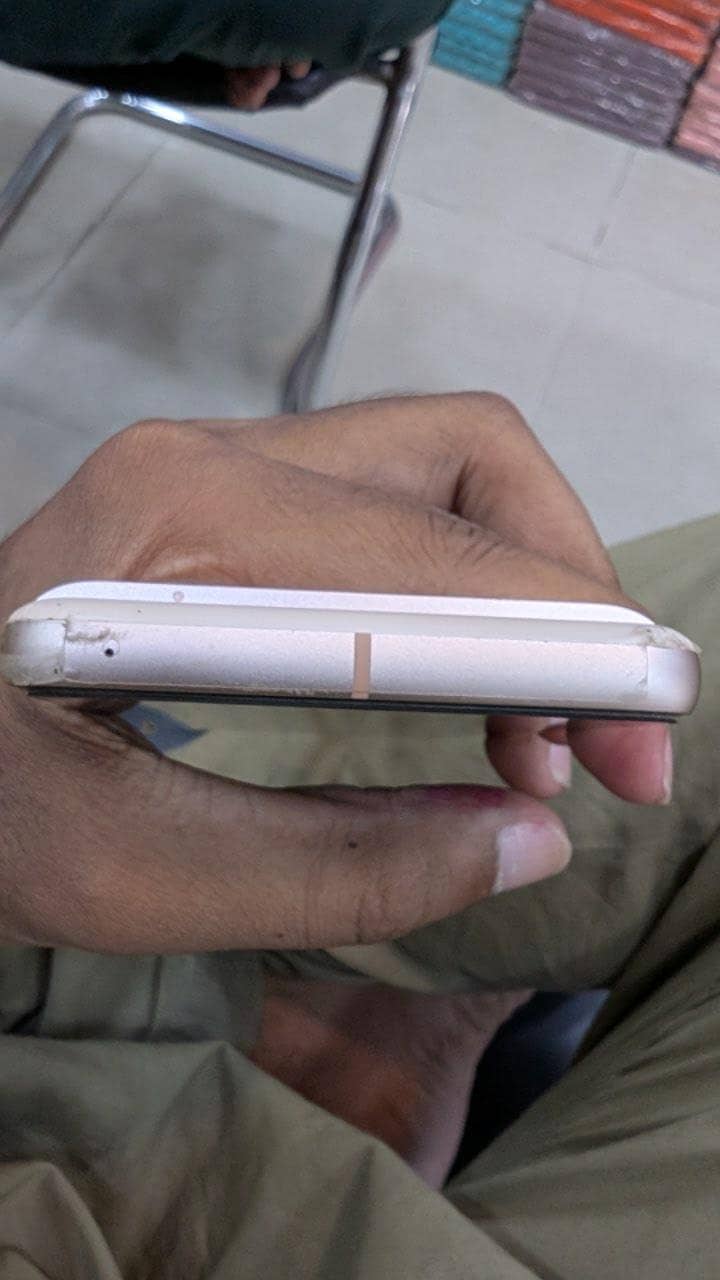 Google Pixel 8 4