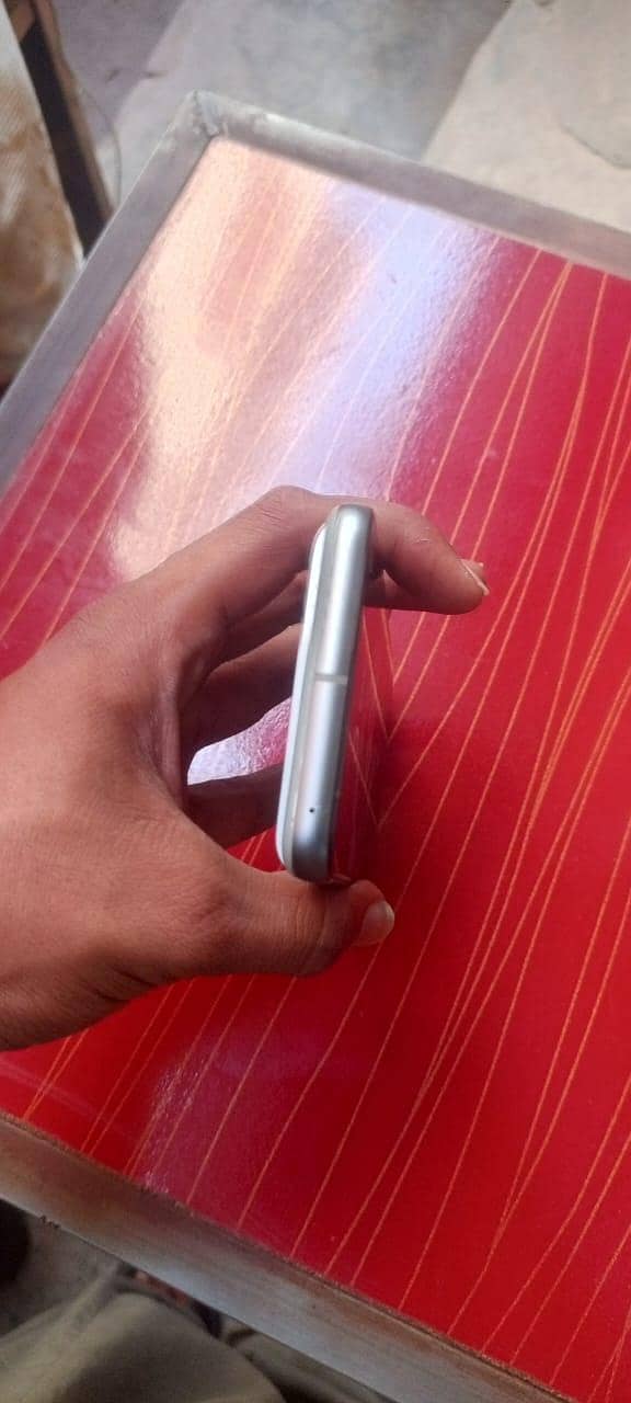 Google Pixel 8 2