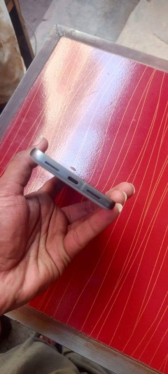 Google Pixel 8 3