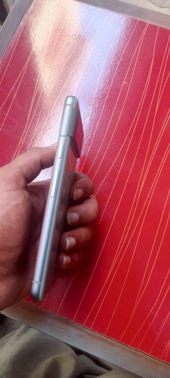 Google Pixel 8 4