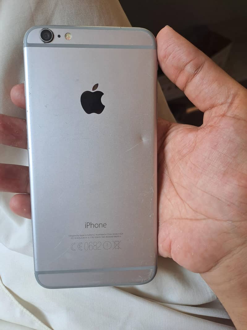 Apple iPhone 6 Plus 1
