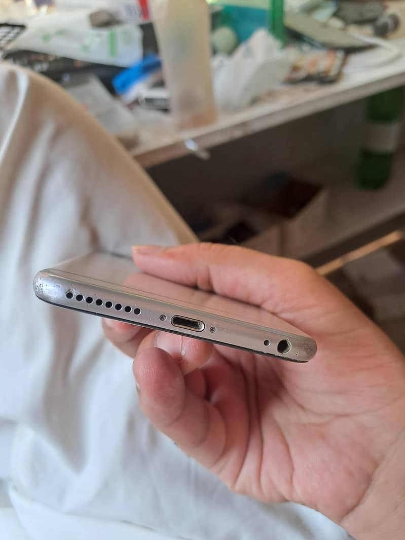Apple iPhone 6 Plus 4
