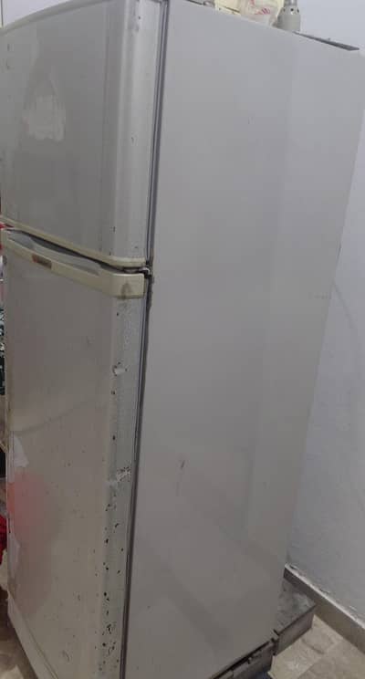 2 door dawlance frige a one coling