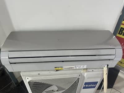 Hair 1:5 ton ac  all ok gas store no open no repair