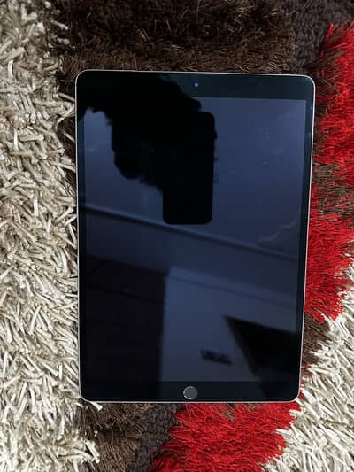 Apple iPad Pro 10.5 Inch 256GB – Excellent Condition