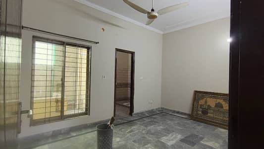 04 MARLA UPPER PORTION WITH GARAGE FOR RENT IN JOHAR TOWN LAHORE