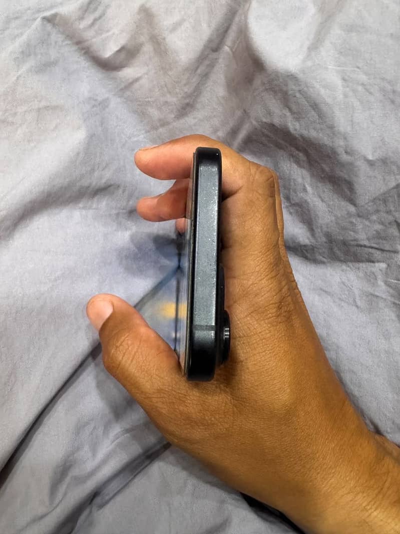 Apple iPhone 15 3