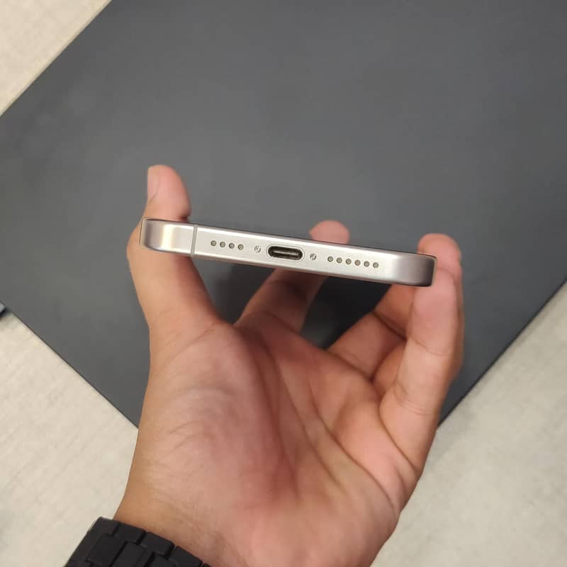 iPhone 15 Pro Max 3
