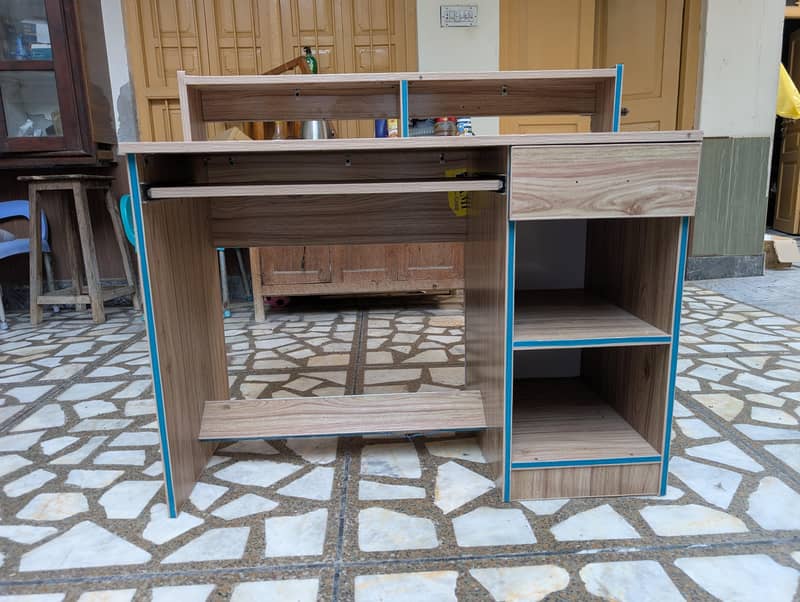 Laminated Study/Computer Table 1