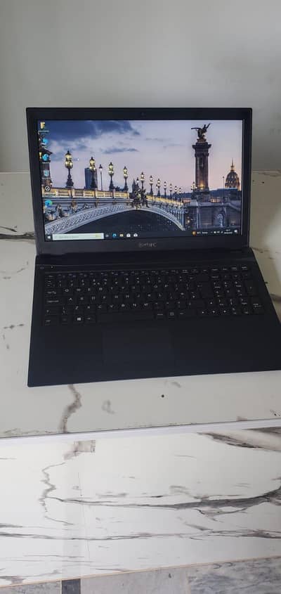 very PC core i3 8th generation 8gb DDR4 128SSD 15.6"