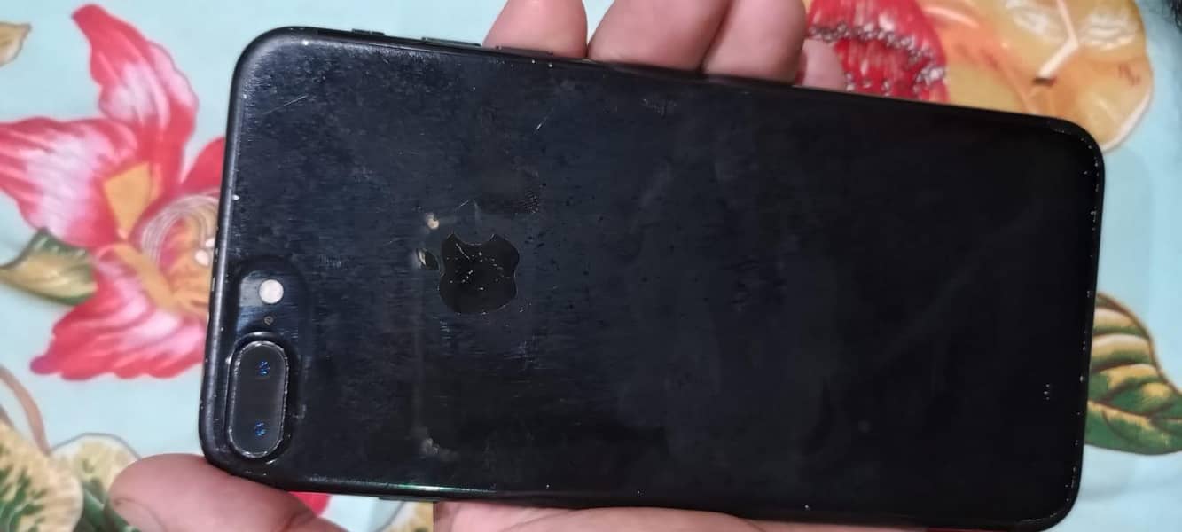 Apple iPhone 7 Plus 1