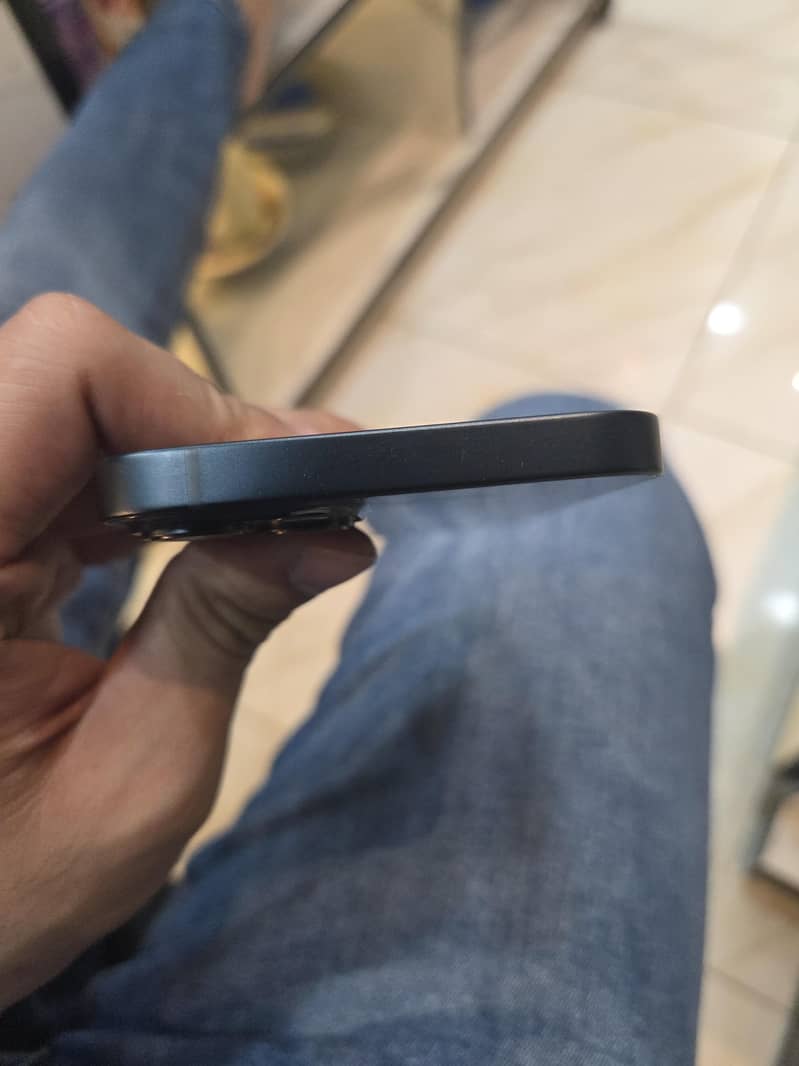 Apple iPhone 13 0
