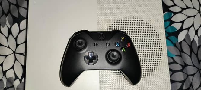 Xbox One S Disc + Digital 500GB - 4k HDR Supported