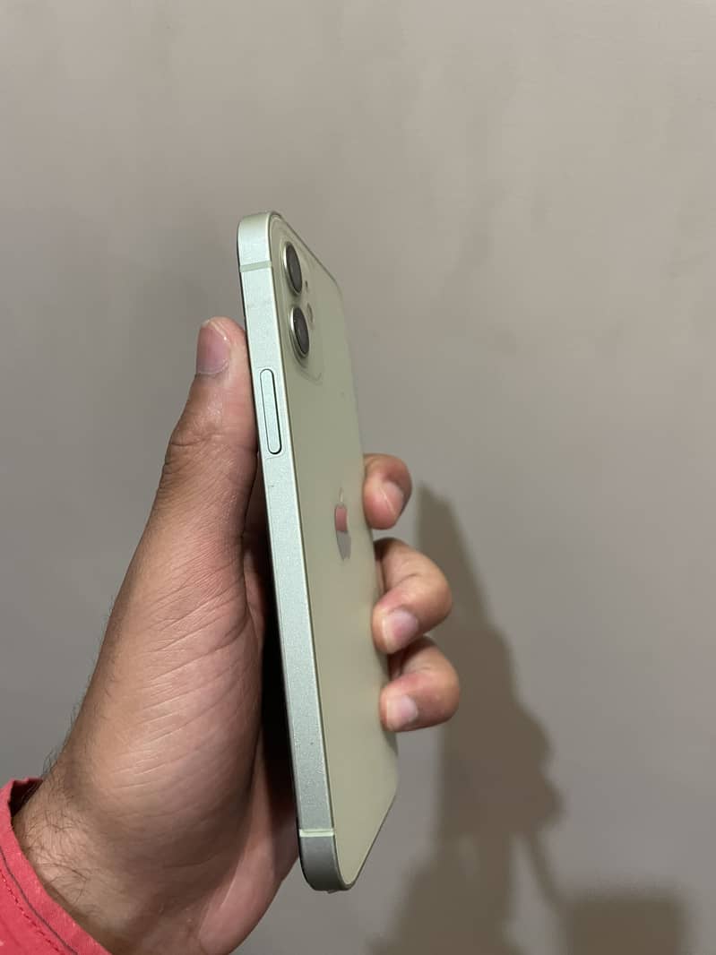 Apple iPhone 12 1