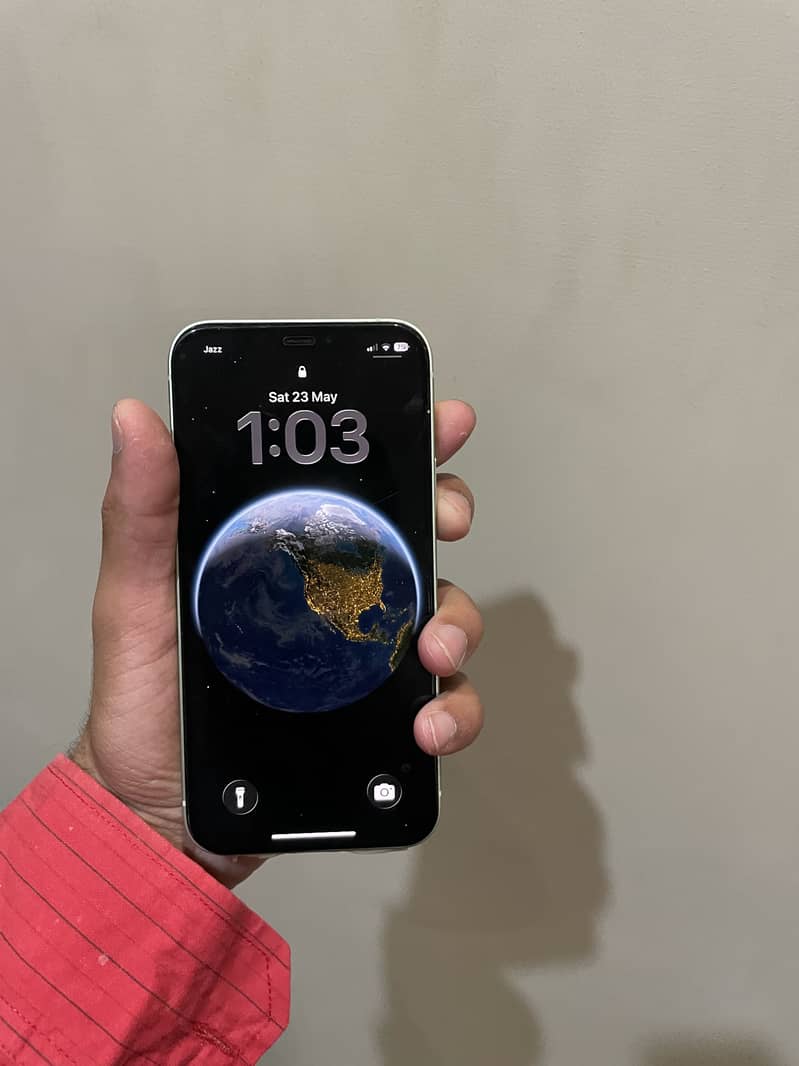 Apple iPhone 12 3