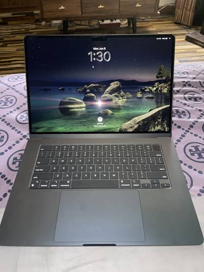 MacBook Air 15" M3 (2024) – Midnight Blue | Only 9 Cycles!
