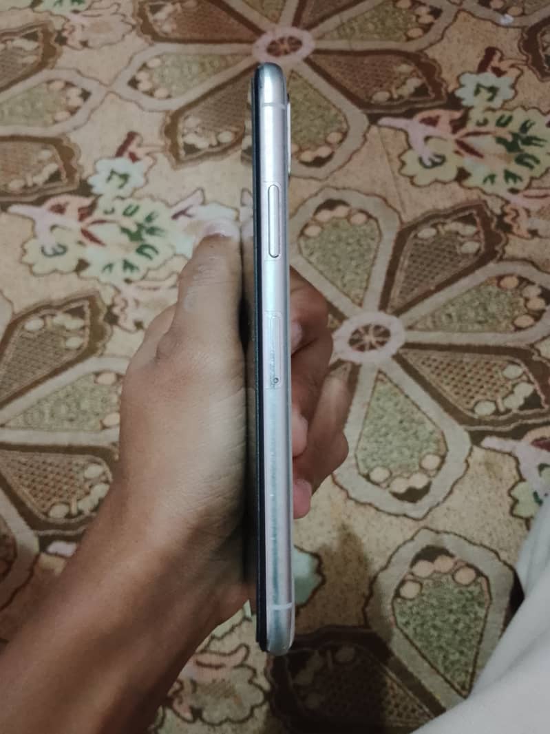 Apple iPhone X 3