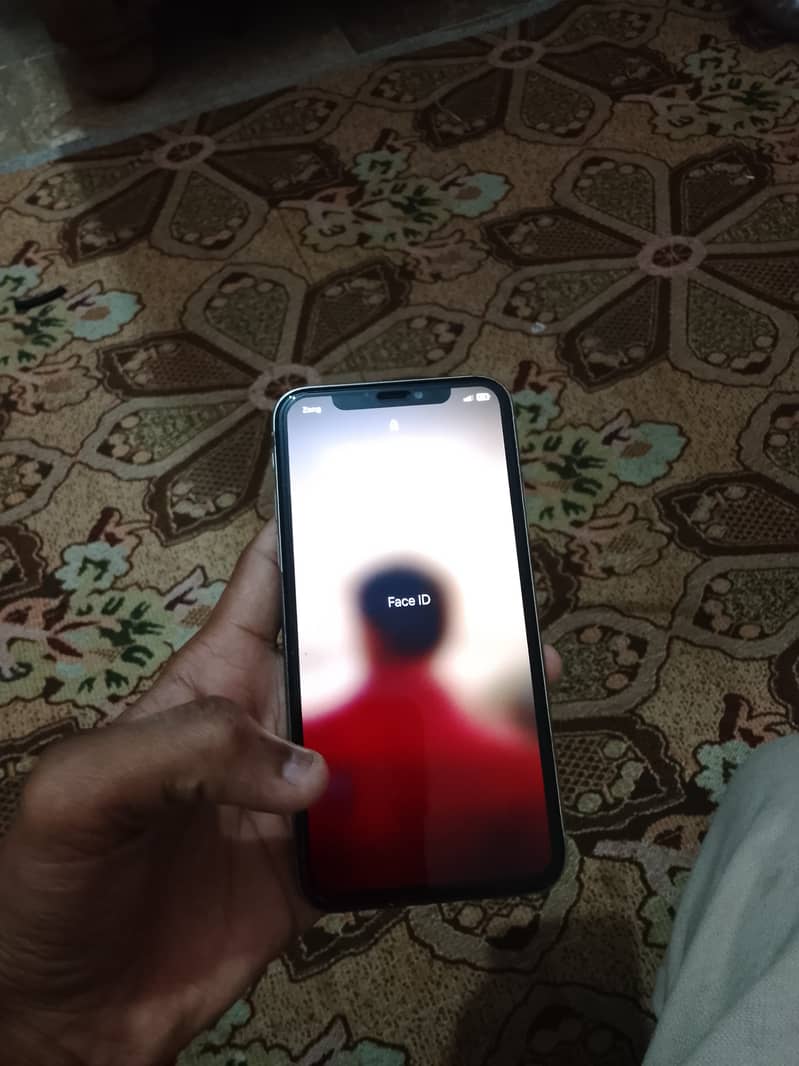 Apple iPhone X 4
